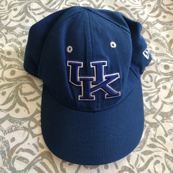Kentucky Wildcats Hat 🧢 - Picture 1 of 4